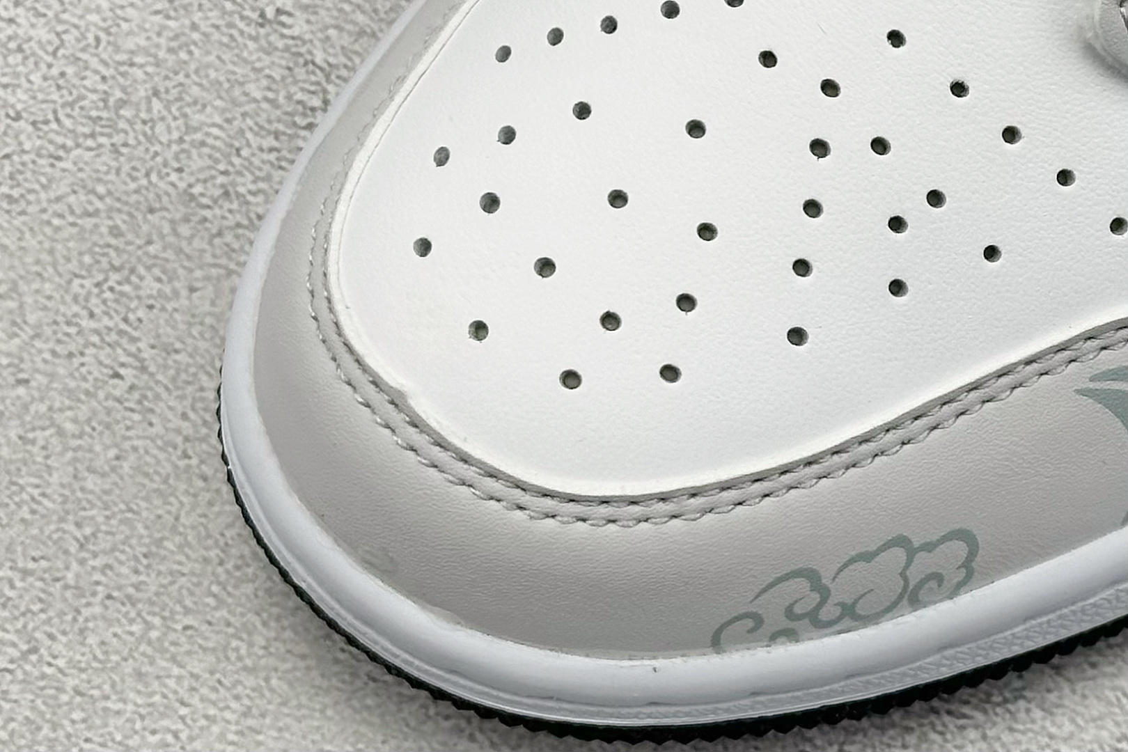 Air Jordan 1 Low 云烟梦泽 整体围绕熊猫恶作剧乘浪钓手主题设计 553558-132