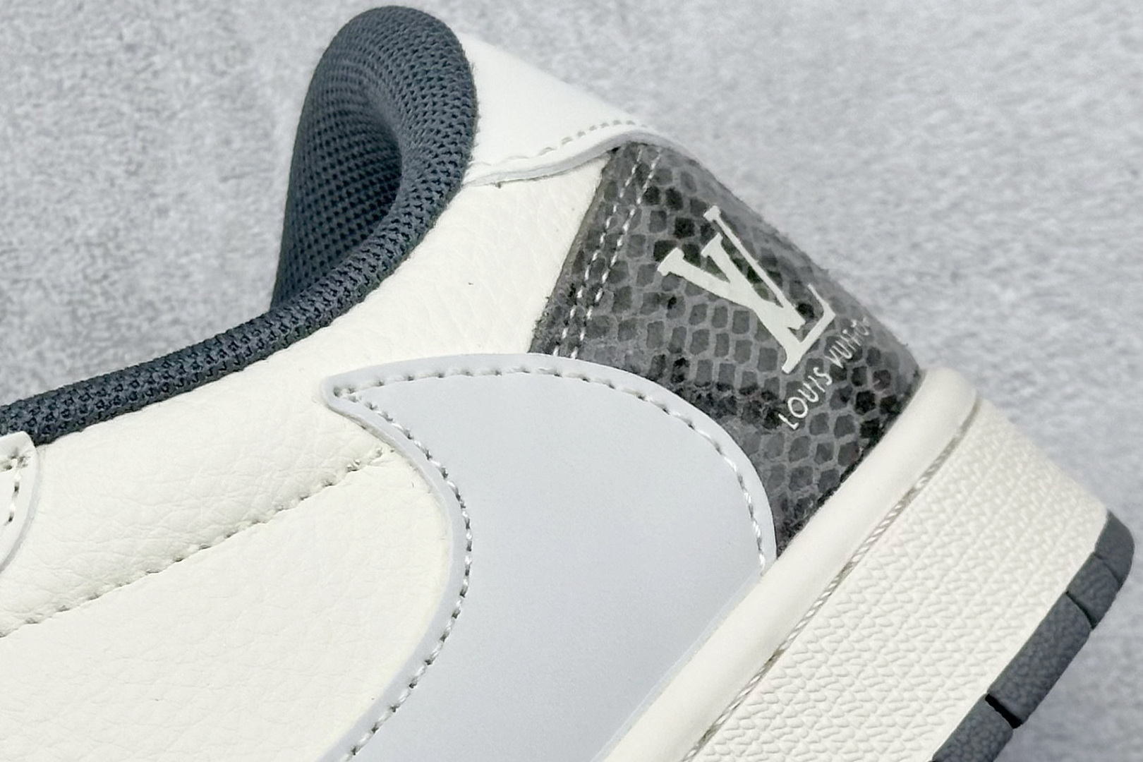 XC版Travis Scott x Fragment Design x Air Jordan 1 Low SP AJ1 乔1 LV联名 蛇纹灰 低帮文化休闲板鞋 XS7089-619