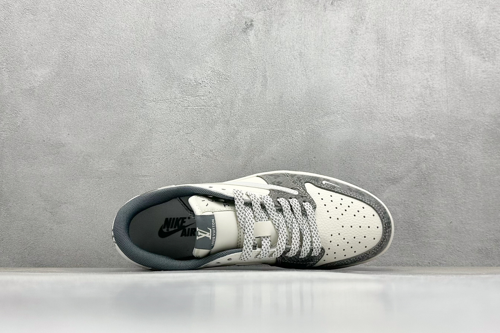 XC版Travis Scott x Fragment Design x Air Jordan 1 Low SP AJ1 乔1 LV联名 蛇纹灰 低帮文化休闲板鞋 XS7089-619