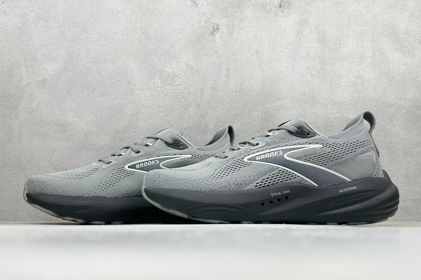 Brooks 布鲁克斯 Glycerin 22 超弹轻盈跑步鞋 低帮透气缓震支撑休闲运动慢跑鞋 110445 2E 078