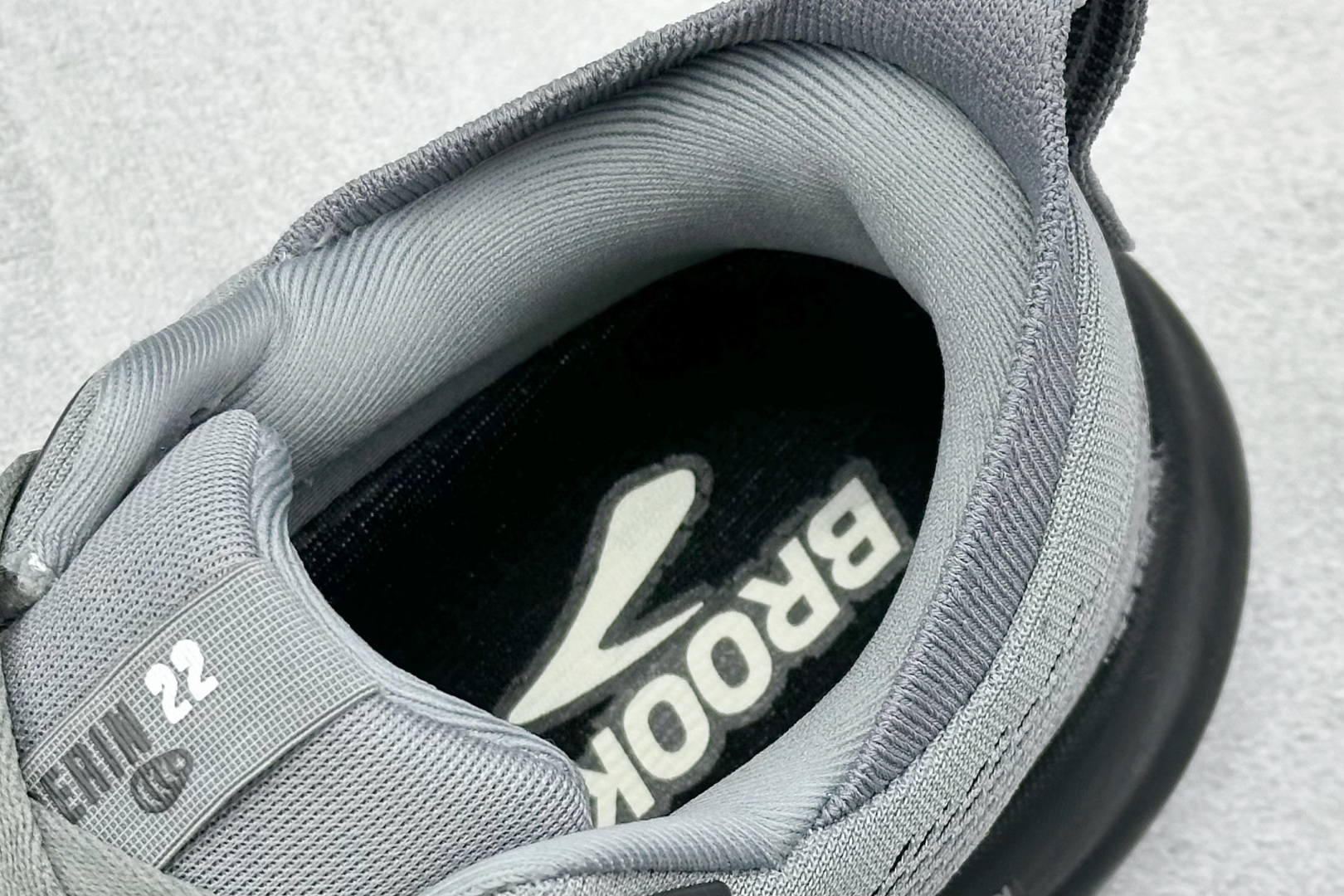Brooks 布鲁克斯 Glycerin 22 超弹轻盈跑步鞋 低帮透气缓震支撑休闲运动慢跑鞋 110445 2E 078