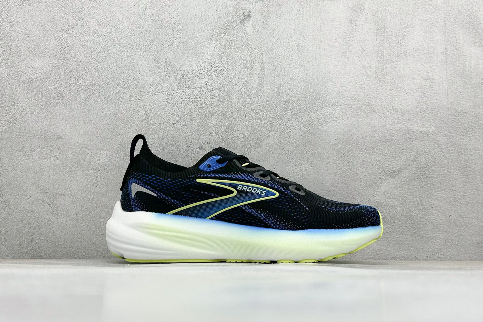 Brooks 布鲁克斯 Glycerin 22 超弹轻盈跑步鞋 低帮透气缓震支撑休闲运动慢跑鞋 110445 1D 002
