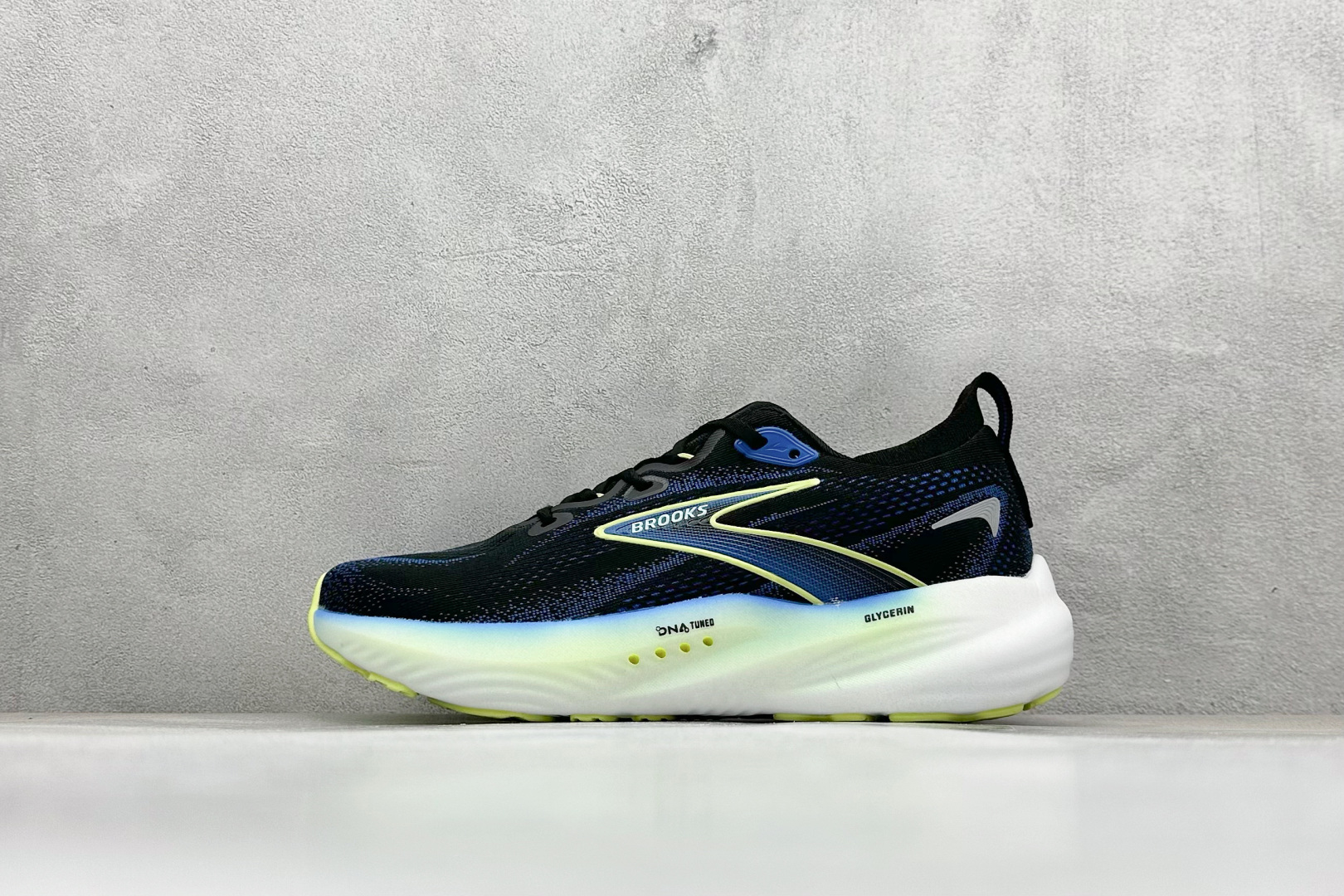 Brooks 布鲁克斯 Glycerin 22 超弹轻盈跑步鞋 低帮透气缓震支撑休闲运动慢跑鞋 110445 1D 002