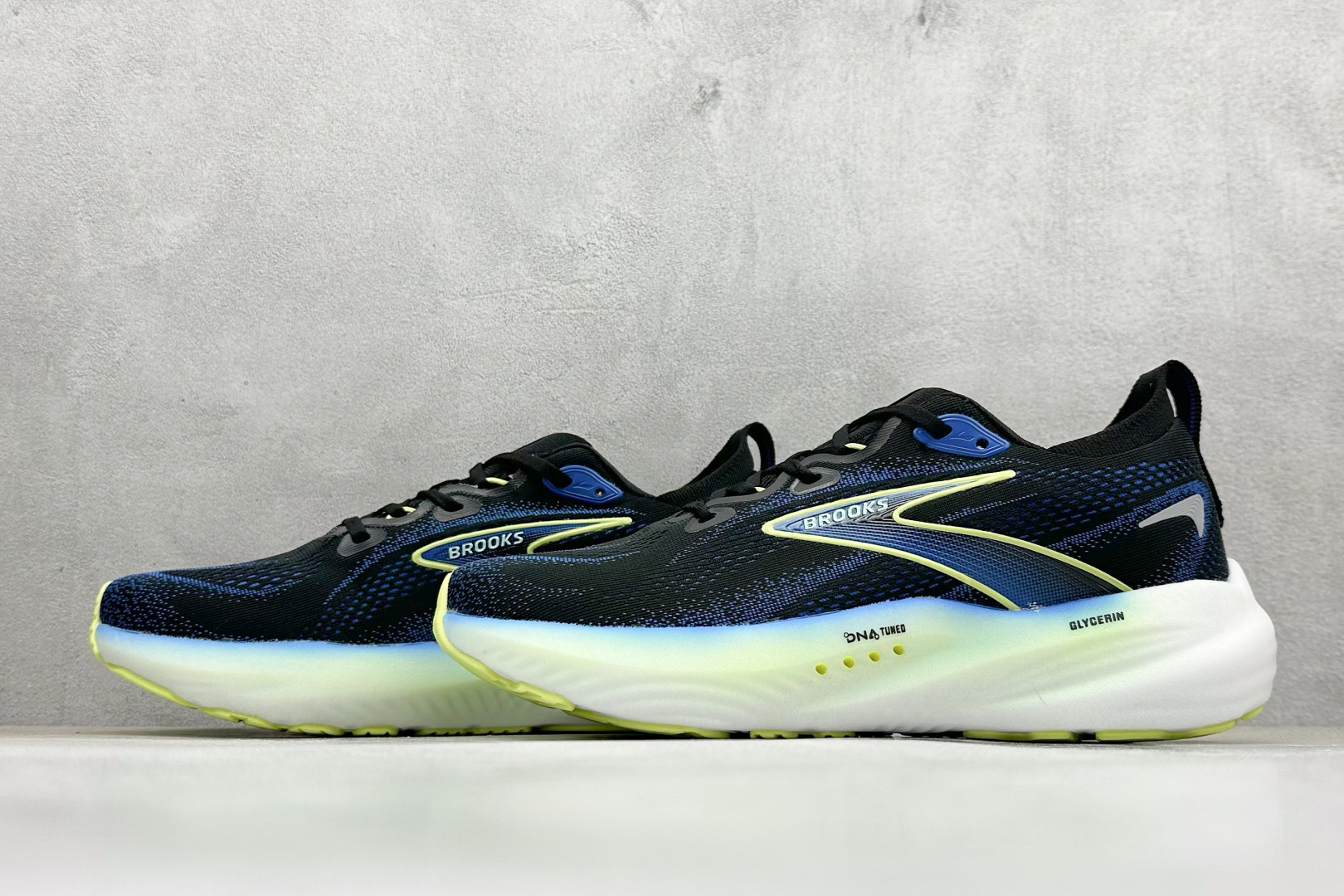Brooks 布鲁克斯 Glycerin 22 超弹轻盈跑步鞋 低帮透气缓震支撑休闲运动慢跑鞋 110445 1D 002