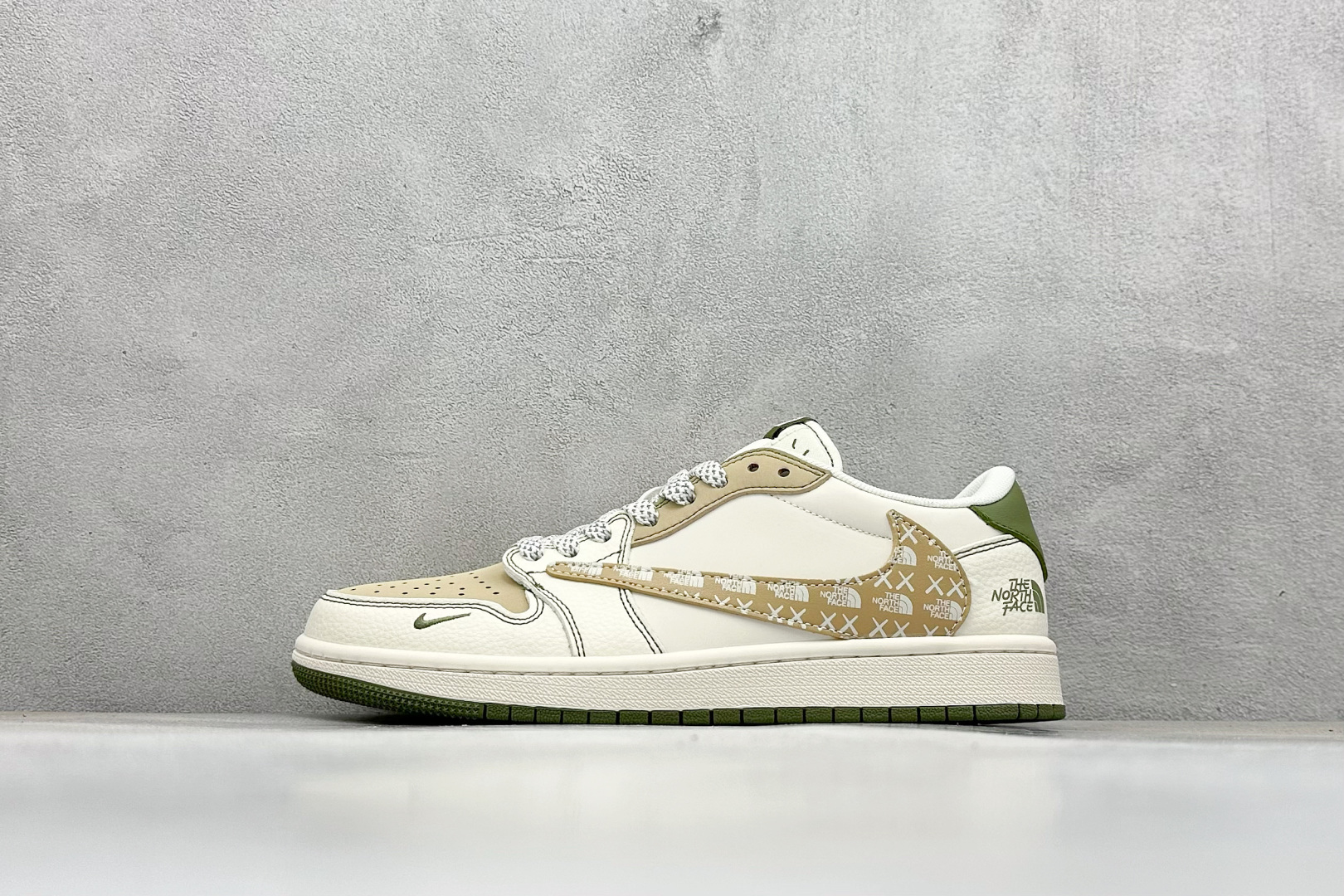 Travis Scott x Fragment Design x Air Jordan 1 Low SP AJ1 乔1 北面联名 印字米白卡其绿 低帮文化休闲板鞋 QW5088-204