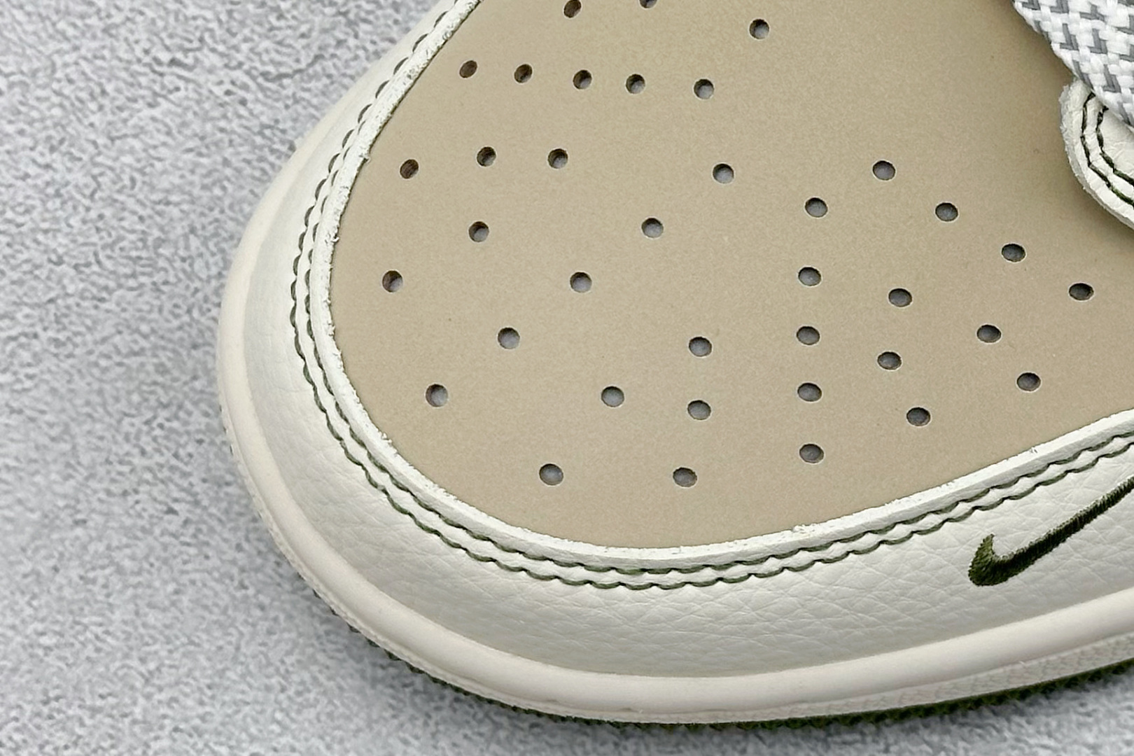 Travis Scott x Fragment Design x Air Jordan 1 Low SP AJ1 乔1 北面联名 印字米白卡其绿 低帮文化休闲板鞋 QW5088-204