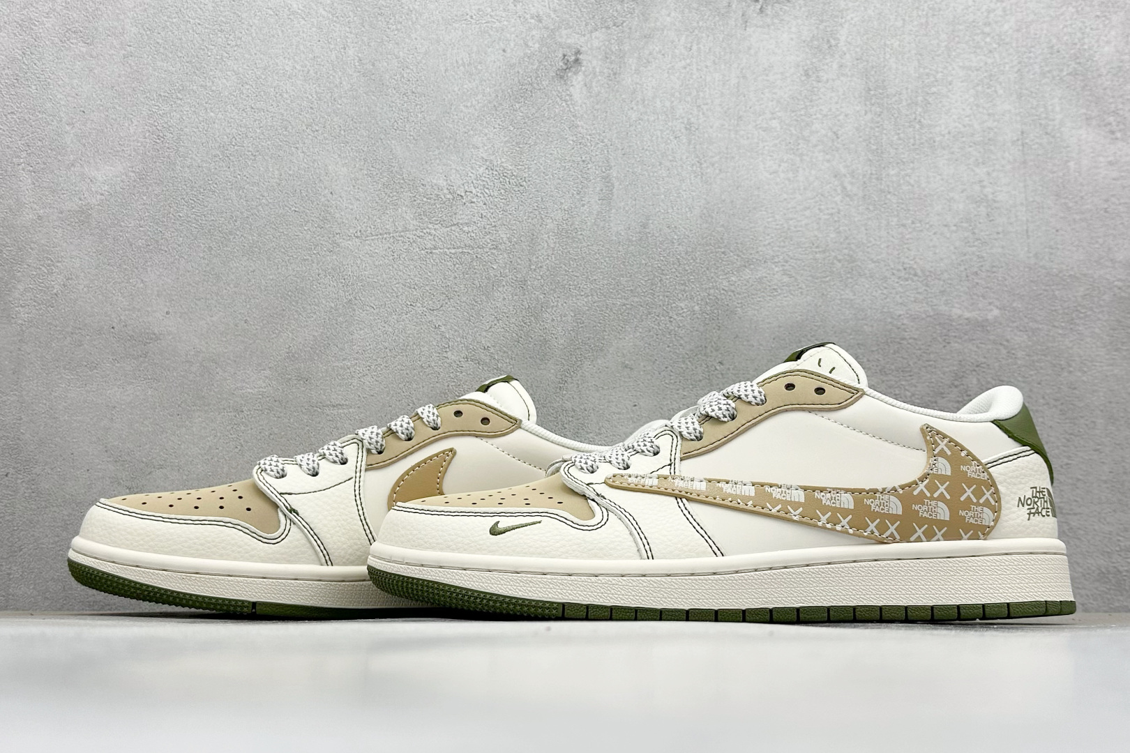 Travis Scott x Fragment Design x Air Jordan 1 Low SP AJ1 乔1 北面联名 印字米白卡其绿 低帮文化休闲板鞋 QW5088-204