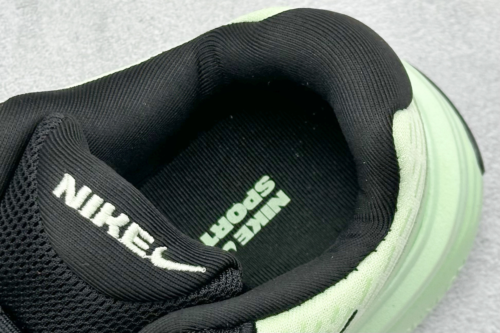 Nike Uplift 潮流舒适 织物防滑耐磨 低帮跑步鞋 IB2765-101