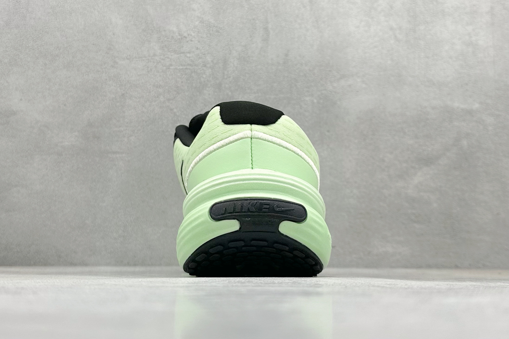 Nike Uplift 潮流舒适 织物防滑耐磨 低帮跑步鞋 IB2765-101
