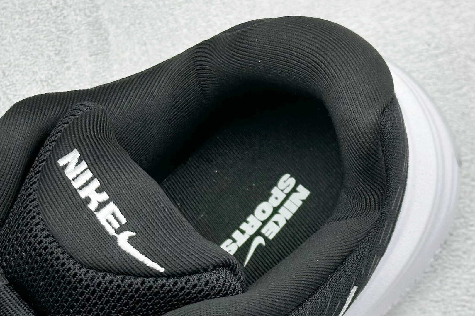 Nike Uplift 潮流舒适 织物防滑耐磨 低帮跑步鞋 616772-600
