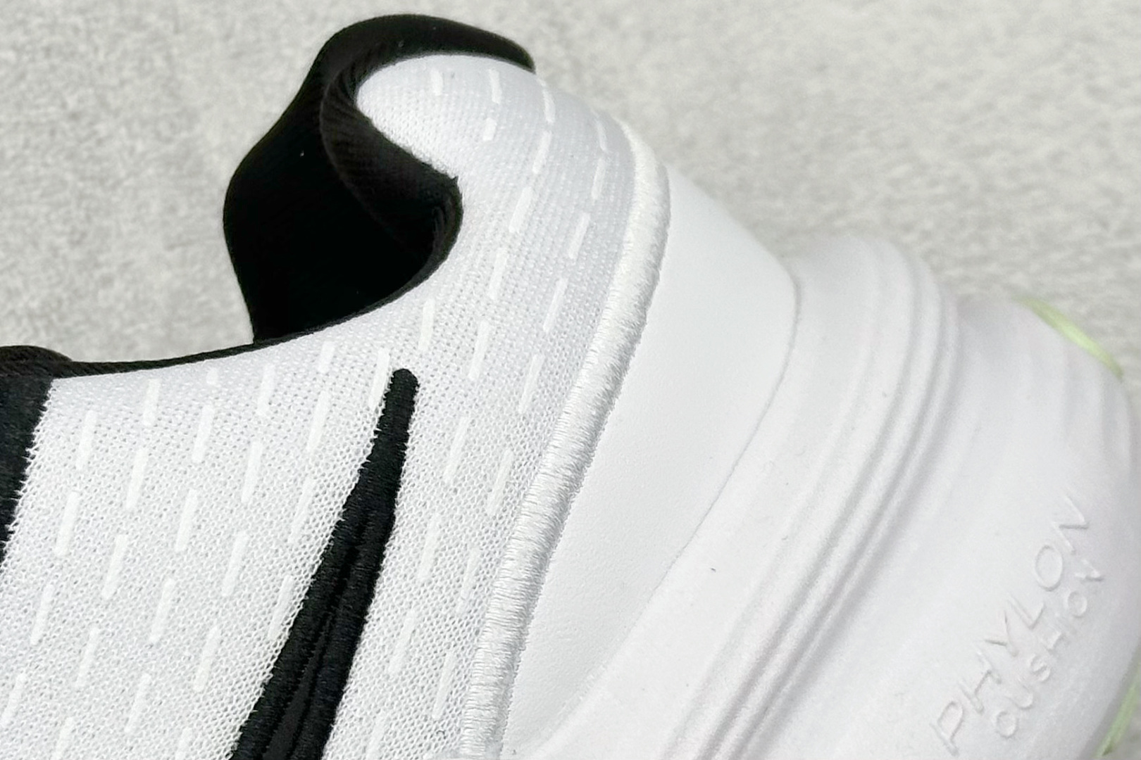 Nike Uplift 潮流舒适 织物防滑耐磨 低帮跑步鞋 616773-100