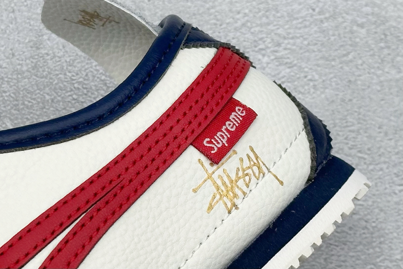 本地 
Onitsuka Tiger  Mexico 66® Paraty x Stussy 百搭单品
