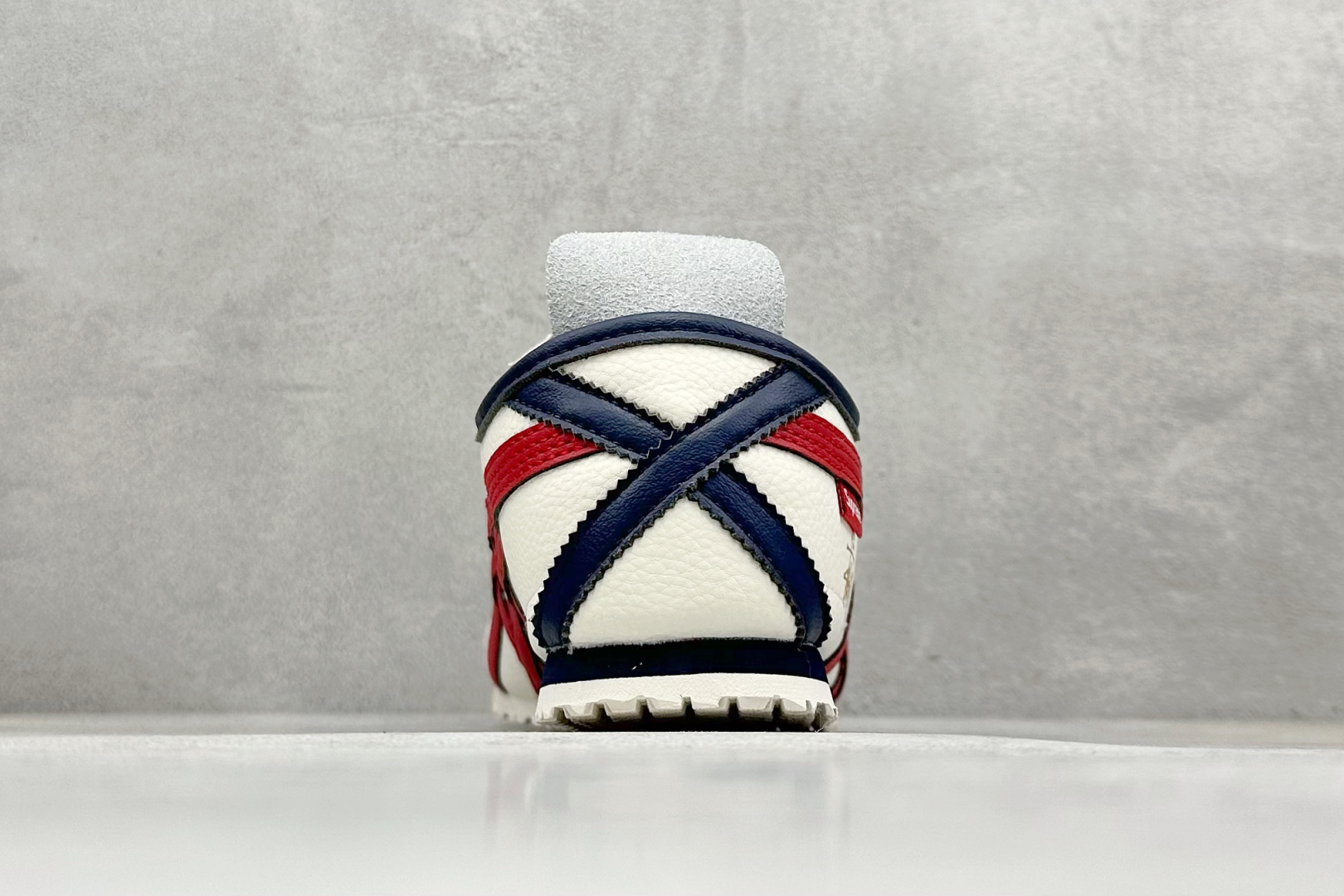 本地 
Onitsuka Tiger  Mexico 66® Paraty x Stussy 百搭单品
