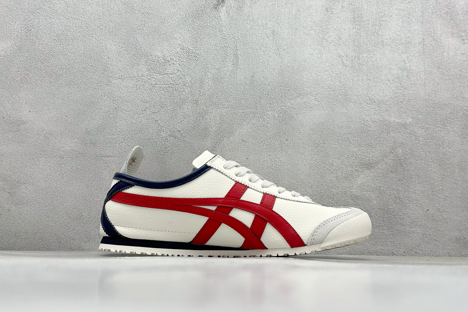 本地 
Onitsuka Tiger  Mexico 66® Paraty x Stussy 百搭单品
