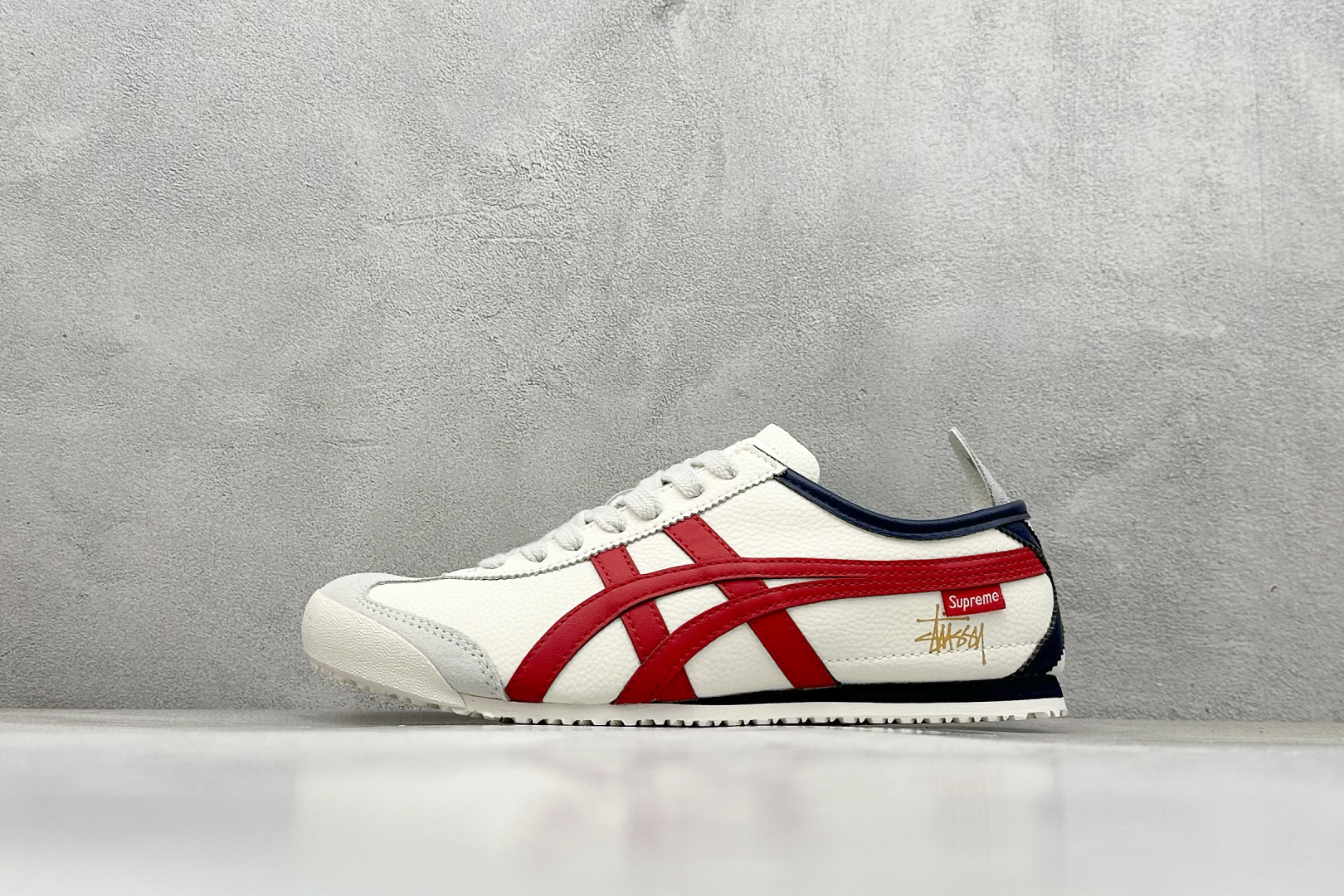 本地 
Onitsuka Tiger  Mexico 66® Paraty x Stussy 百搭单品
