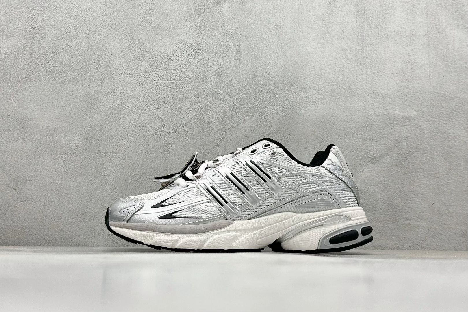 Unheardof x adidoriginals Adistar Cushi3 银白 IH5928