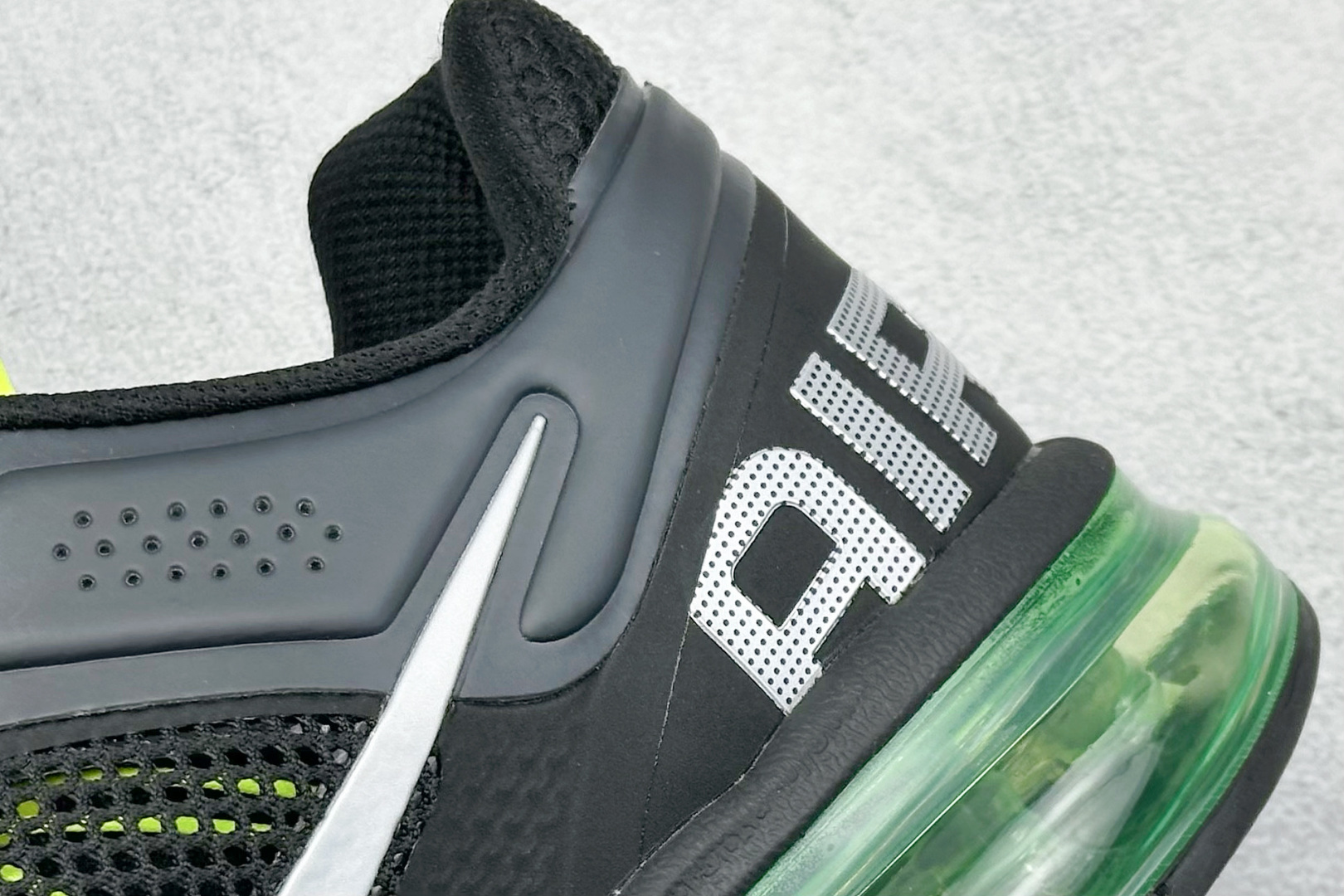 Nike Air Max 2013 舒适时尚耐磨透气 低帮跑步鞋 555426-003