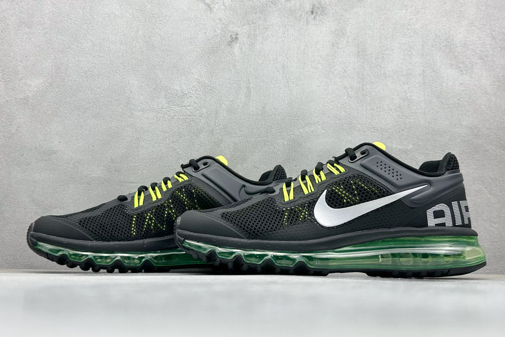 Nike Air Max 2013 舒适时尚耐磨透气 低帮跑步鞋 555426-003