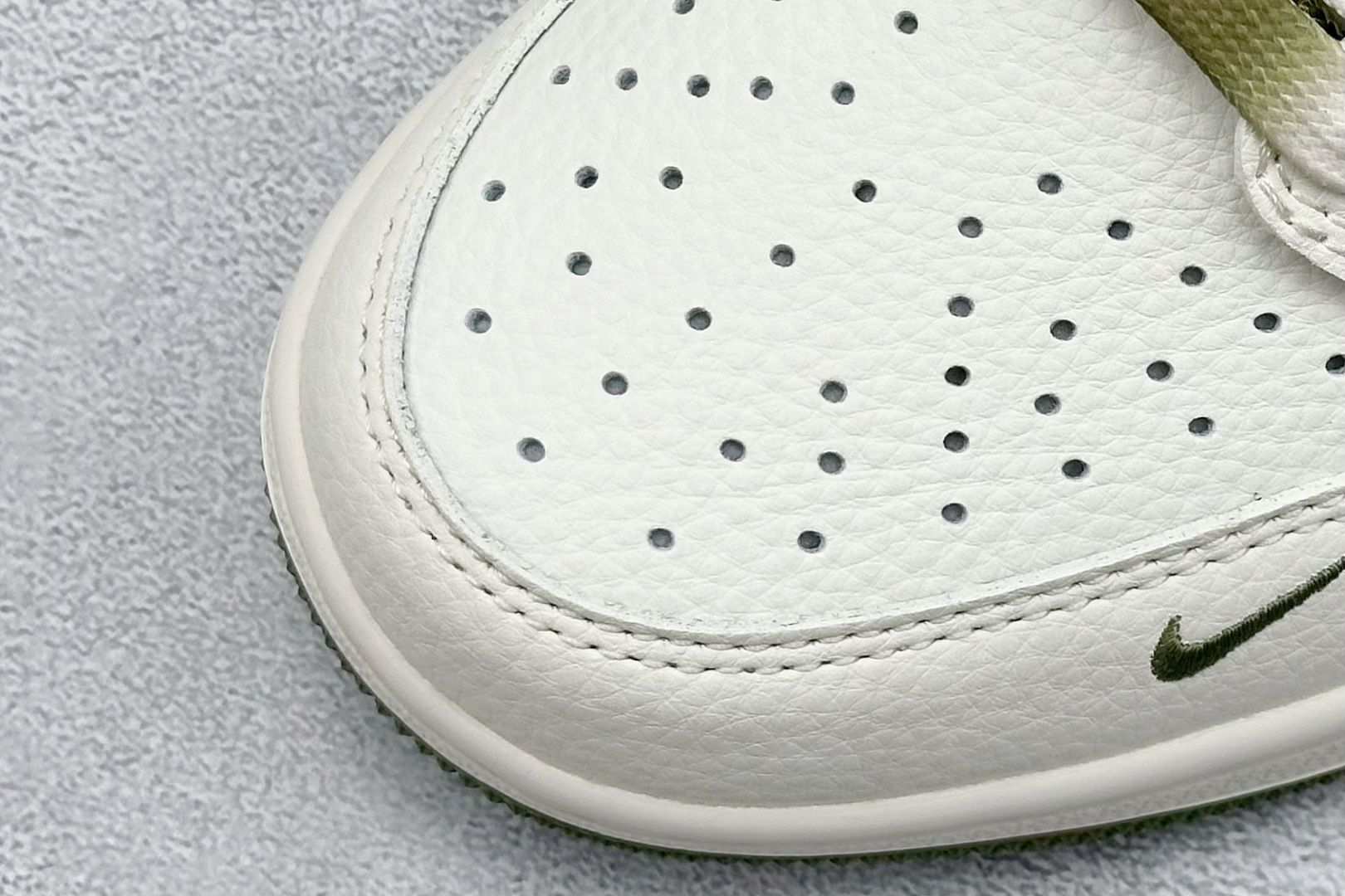 Travis Scott x Fragment Design x Air Jordan 1 Low SP AJ1 乔1 迪奥联名 米灰绿 低帮文化休闲板鞋 QW5088-203