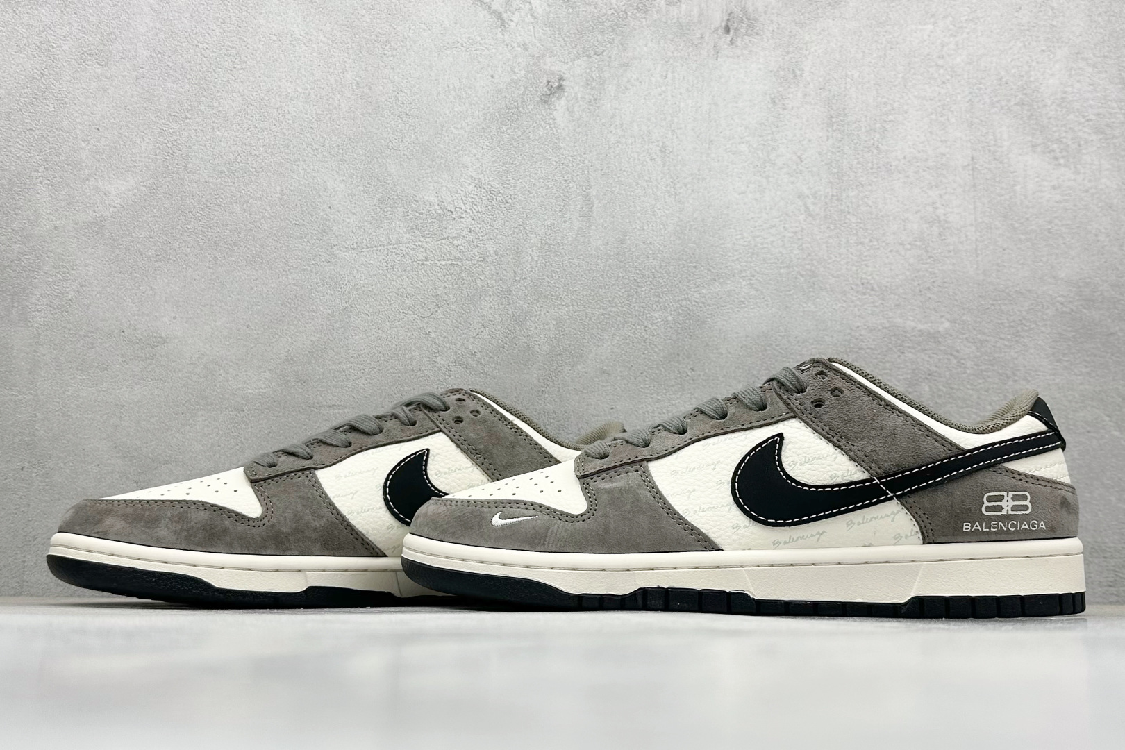 Nike SB Dunk Low x Balenciaga 棕白小勾 XD1588-229