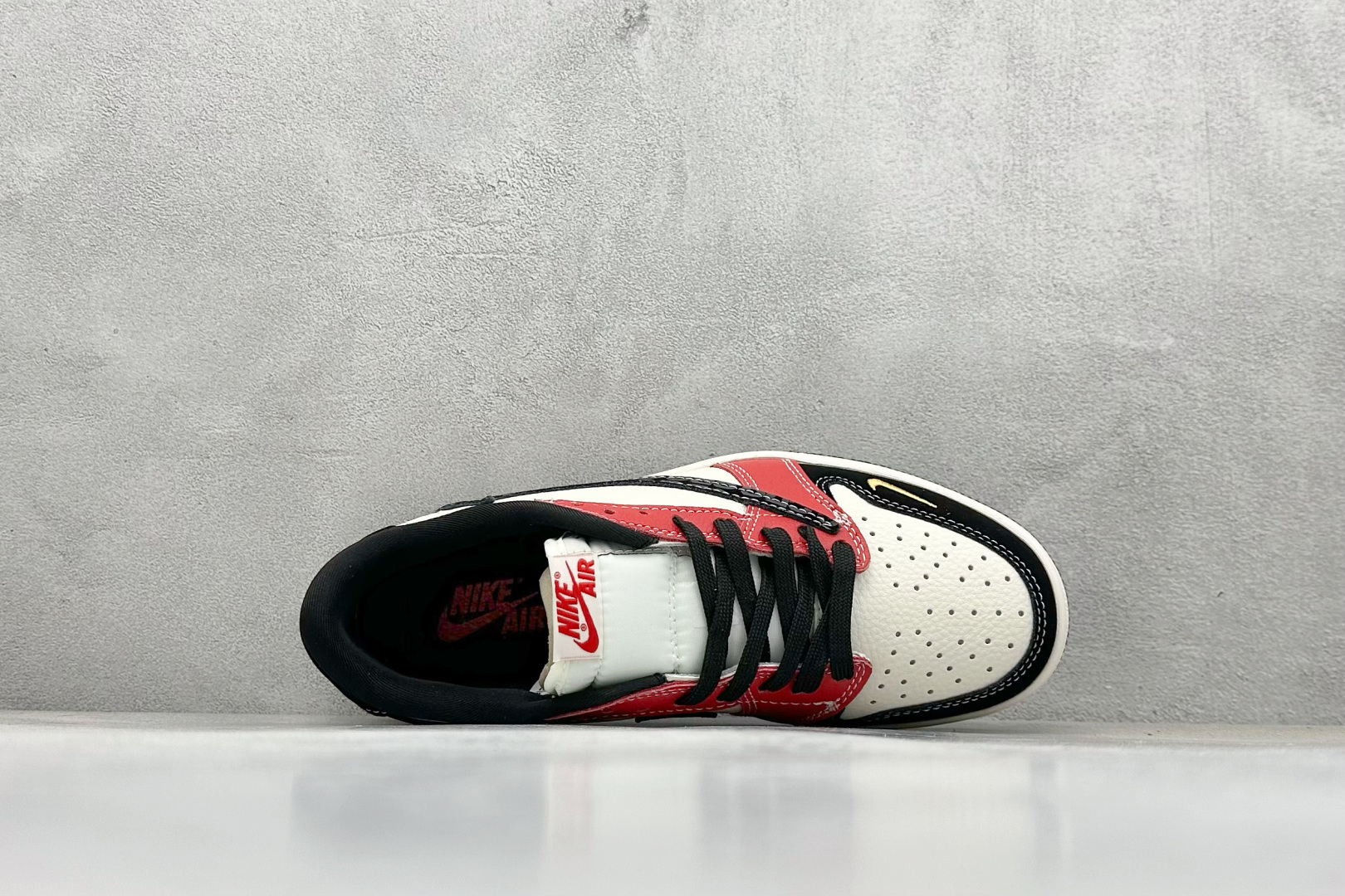 Travis Scott x Nike Air Jordan 1 Low x superme Air Jordan 1 Low 反转黑白红小勾倒钩 XB1979-013