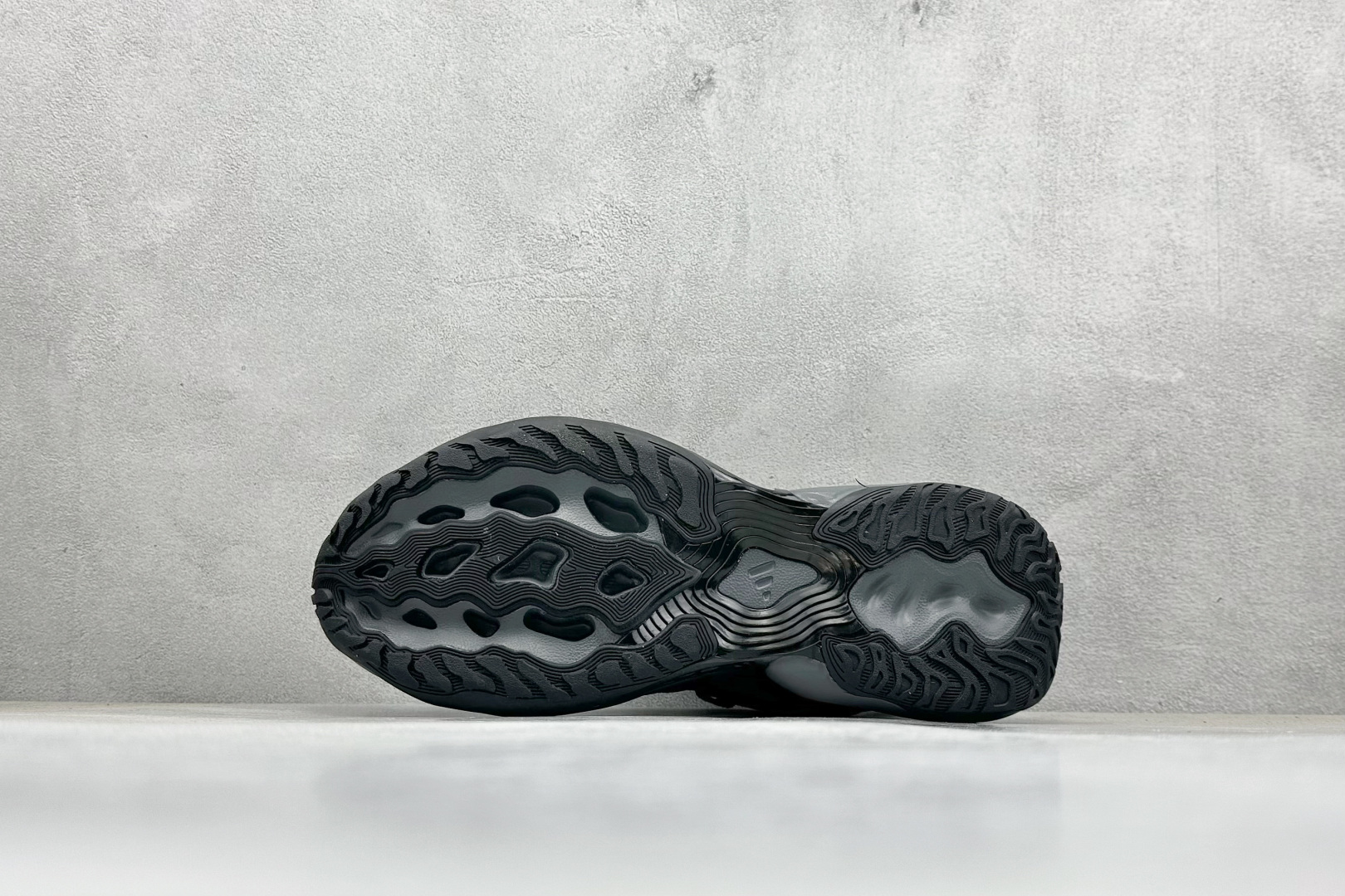 AdidCLIMACOOL XLG 4.0 复古休闲老爹鞋 JQ4944