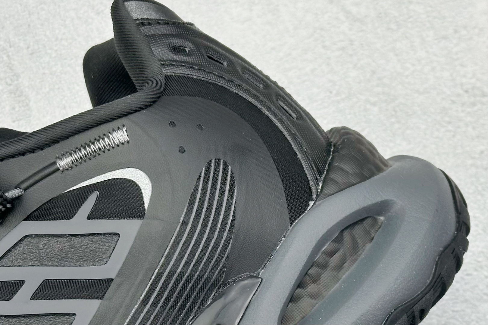 AdidCLIMACOOL XLG 4.0 复古休闲老爹鞋 JQ4944
