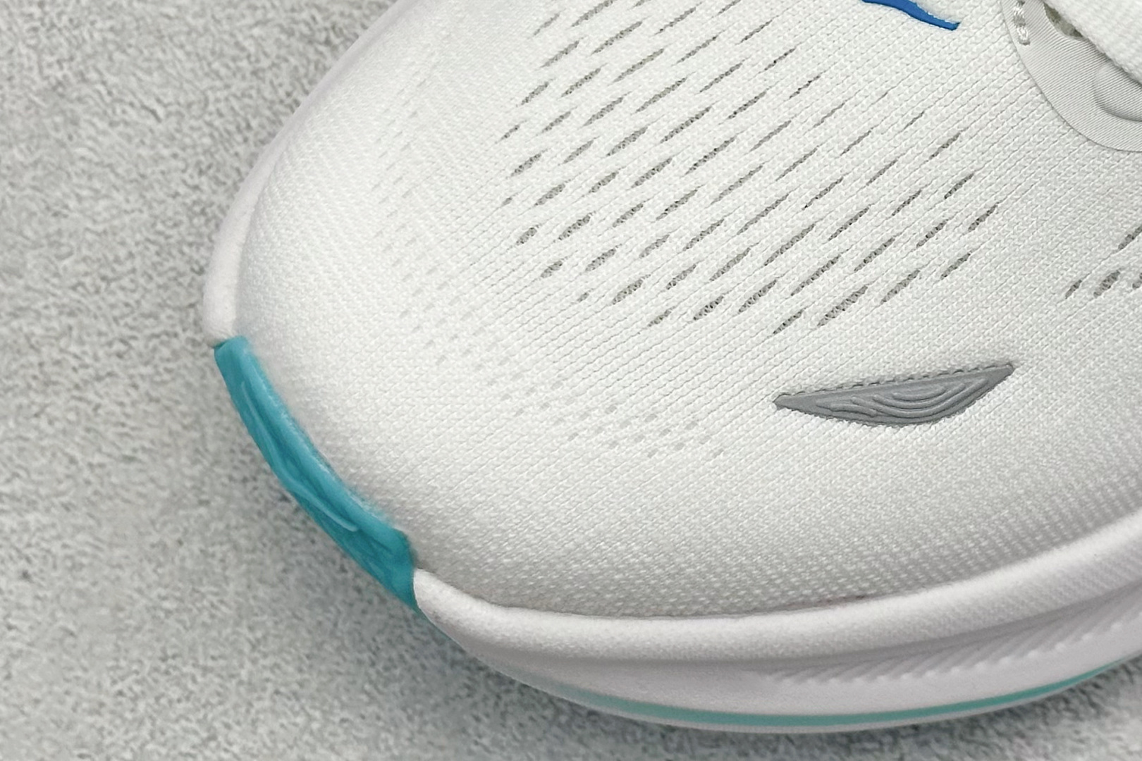 W版 HOKA ONE ONE Bondi 9 机能缓震跑鞋 1162011/WKB