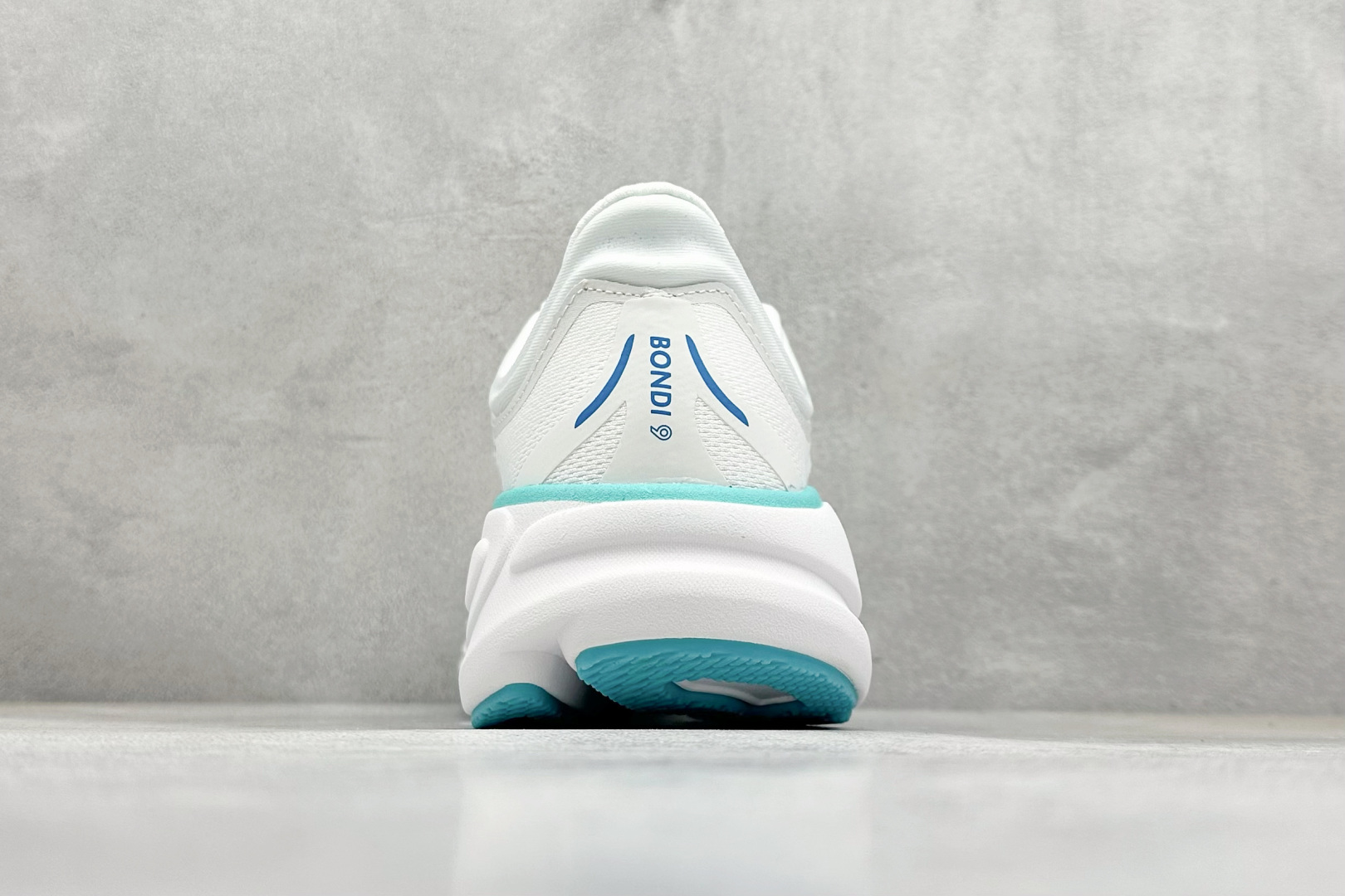 W版 HOKA ONE ONE Bondi 9 机能缓震跑鞋 1162011/WKB