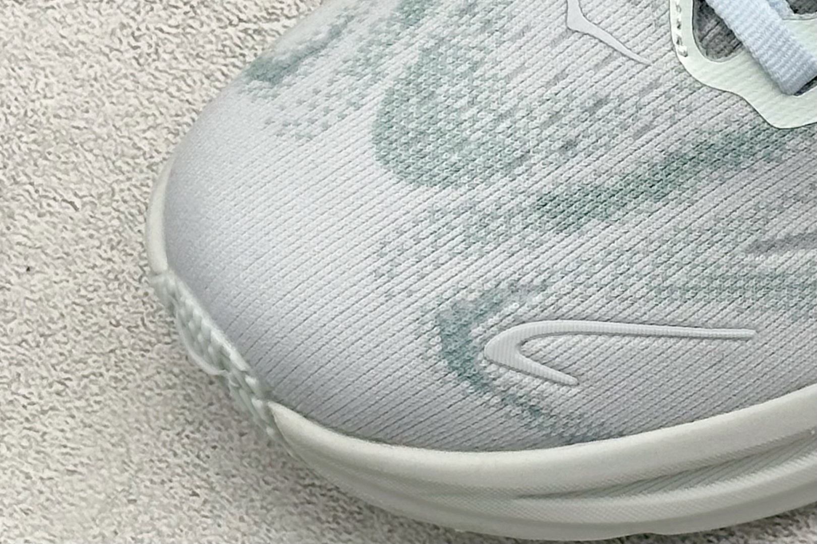 W版 Hoka W CLIFT10 超轻厚底轻量跑步鞋 1162031/DTDR