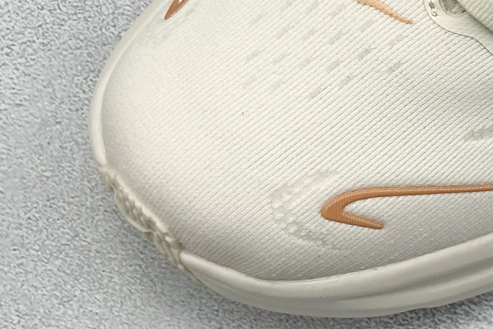 W版 Hoka W CLIFT10 超轻厚底轻量跑步鞋 1162031/VCH