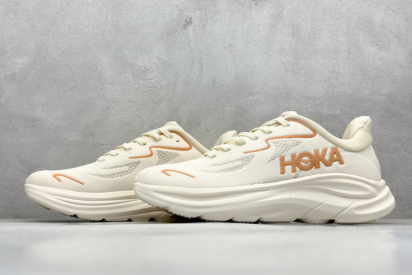 W版 Hoka W CLIFT10 超轻厚底轻量跑步鞋 1162031/VCH