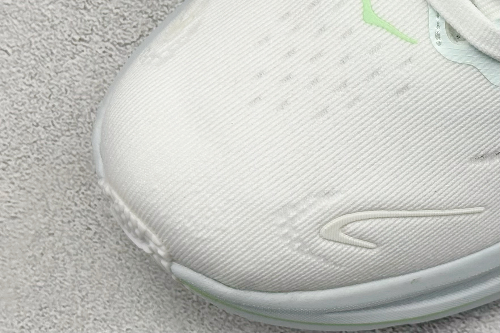 W版 Hoka W CLIFT10 超轻厚底轻量跑步鞋 1162031/WTCL