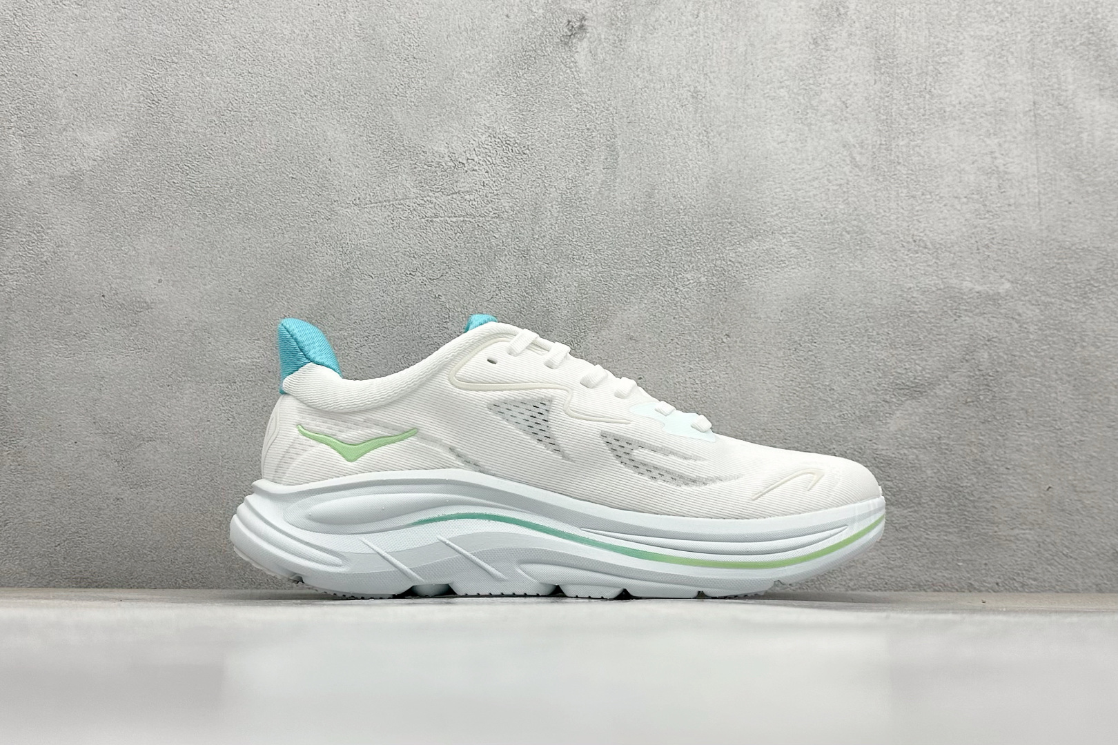 W版 Hoka W CLIFT10 超轻厚底轻量跑步鞋 1162031/WTCL