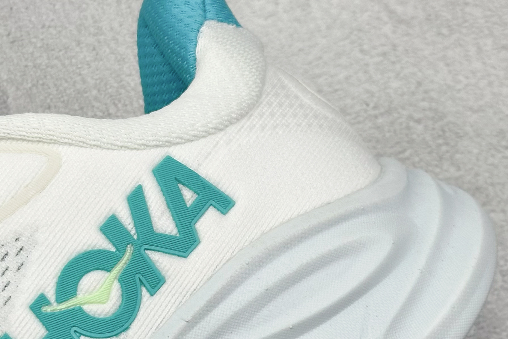 W版 Hoka W CLIFT10 超轻厚底轻量跑步鞋 1162031/WTCL