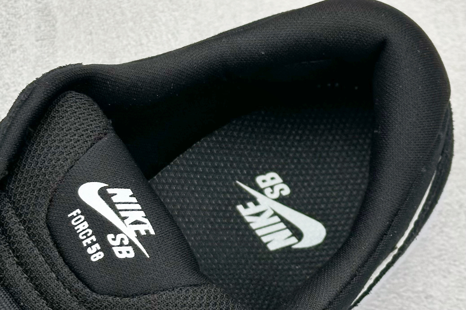 FS版 Nike SB Force 58 硫化杯底 传统篮球风格 Nike SB Force 58 男/女滑板鞋 CZ2959-001