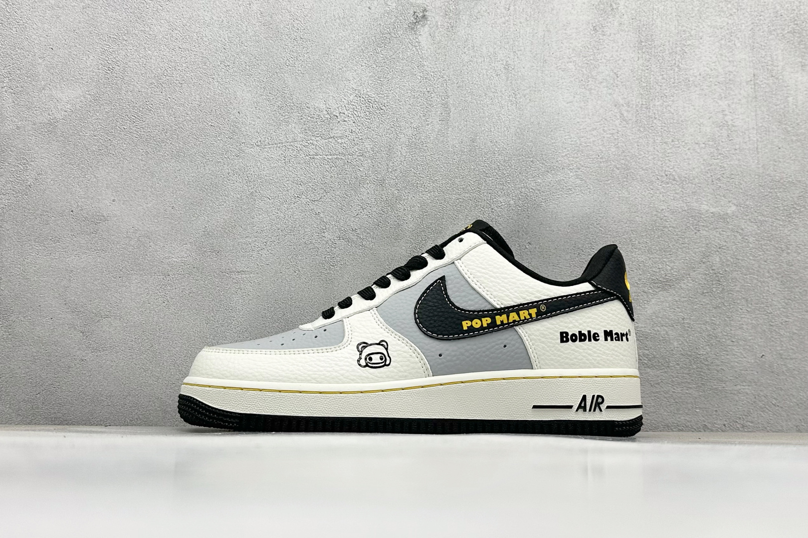 SC版Nike Air Force 1’07 Low 泡泡玛特联名 白灰黑金 空军一号低帮休闲板鞋 SC0601-564