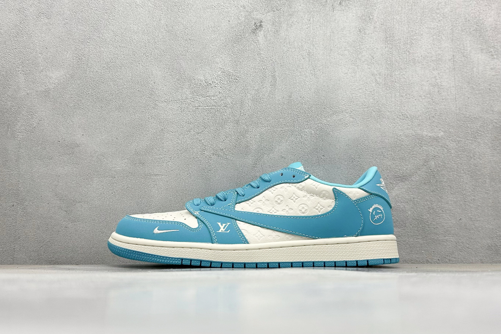 XC版Travis Scott x Fragment Design x Air Jordan 1 Low SP AJ1 乔1 LV联名 浅天蓝 低帮文化休闲板鞋 LD2025-034