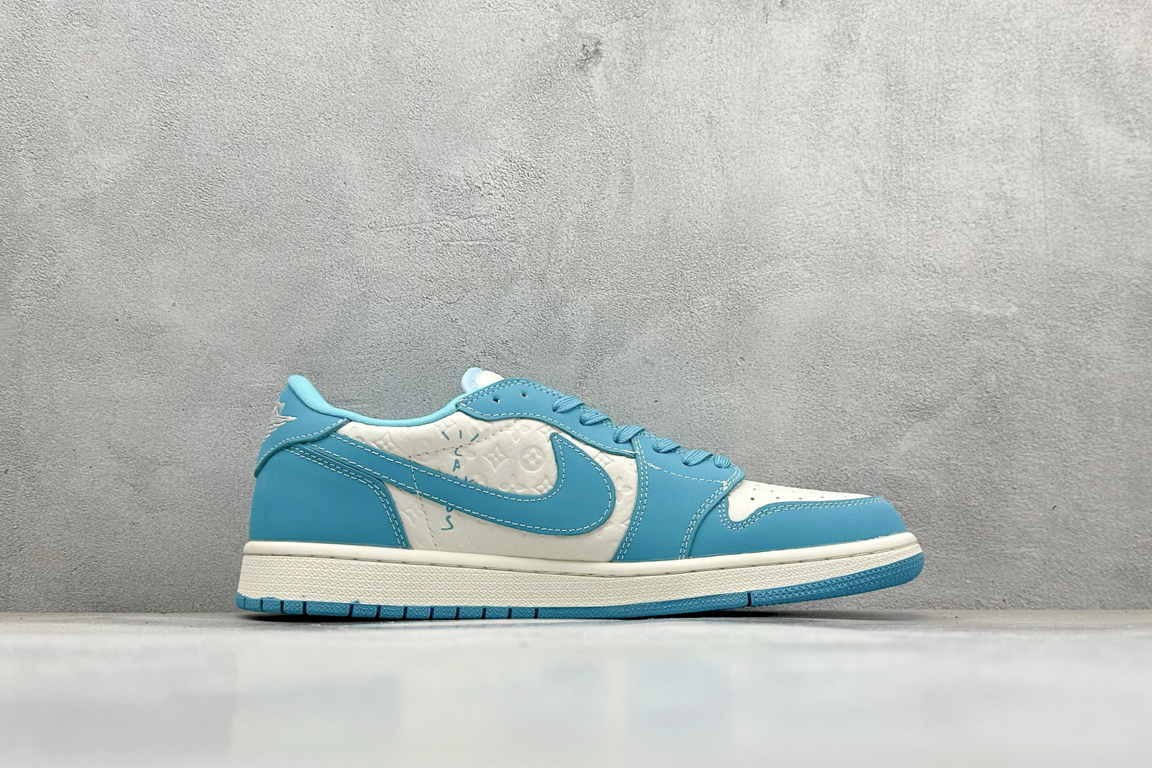 XC版Travis Scott x Fragment Design x Air Jordan 1 Low SP AJ1 乔1 LV联名 浅天蓝 低帮文化休闲板鞋 LD2025-034