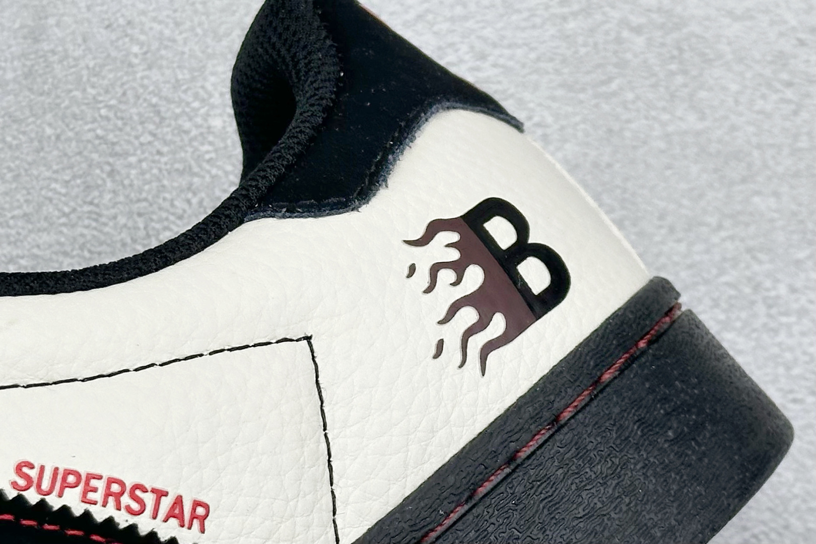 AD Originals Superstar x New Balance 白黑红 AD8021