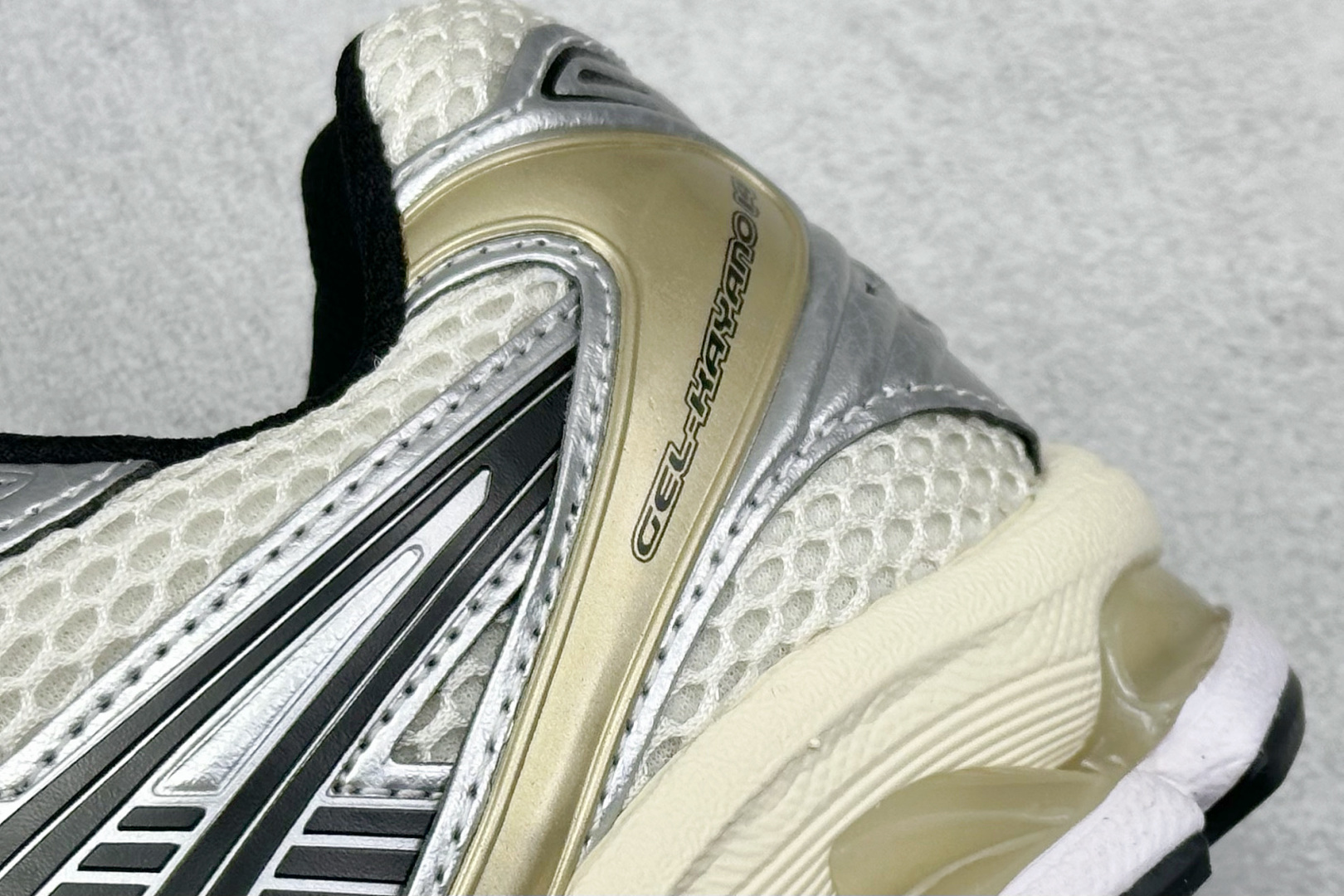 Asics Gel-Kayano 14 亚瑟士运动休闲透气专业跑鞋 1203A537-200