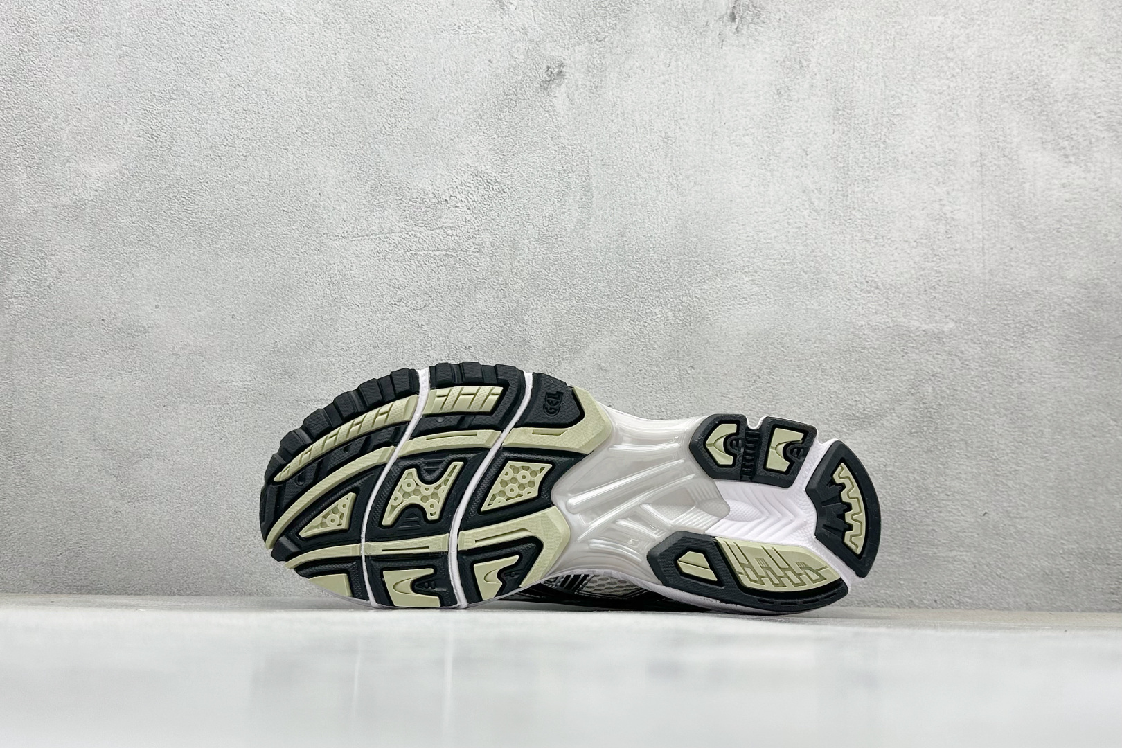 Asics Gel-Kayano 14 亚瑟士运动休闲透气专业跑鞋 1203A537-200