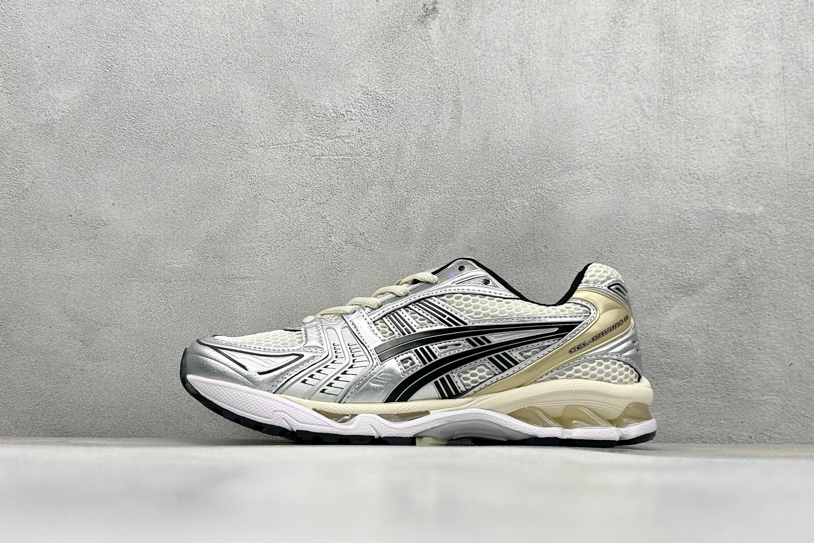 Asics Gel-Kayano 14 亚瑟士运动休闲透气专业跑鞋 1203A537-200