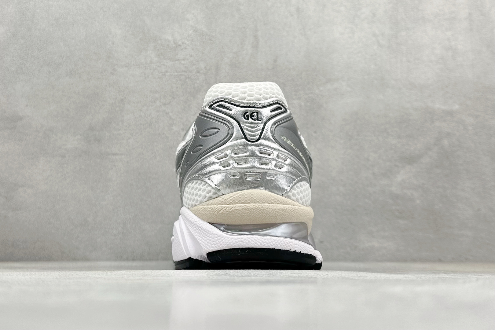 Asics Gel-Kayano 14 亚瑟士运动休闲透气专业跑鞋 1203A537-110