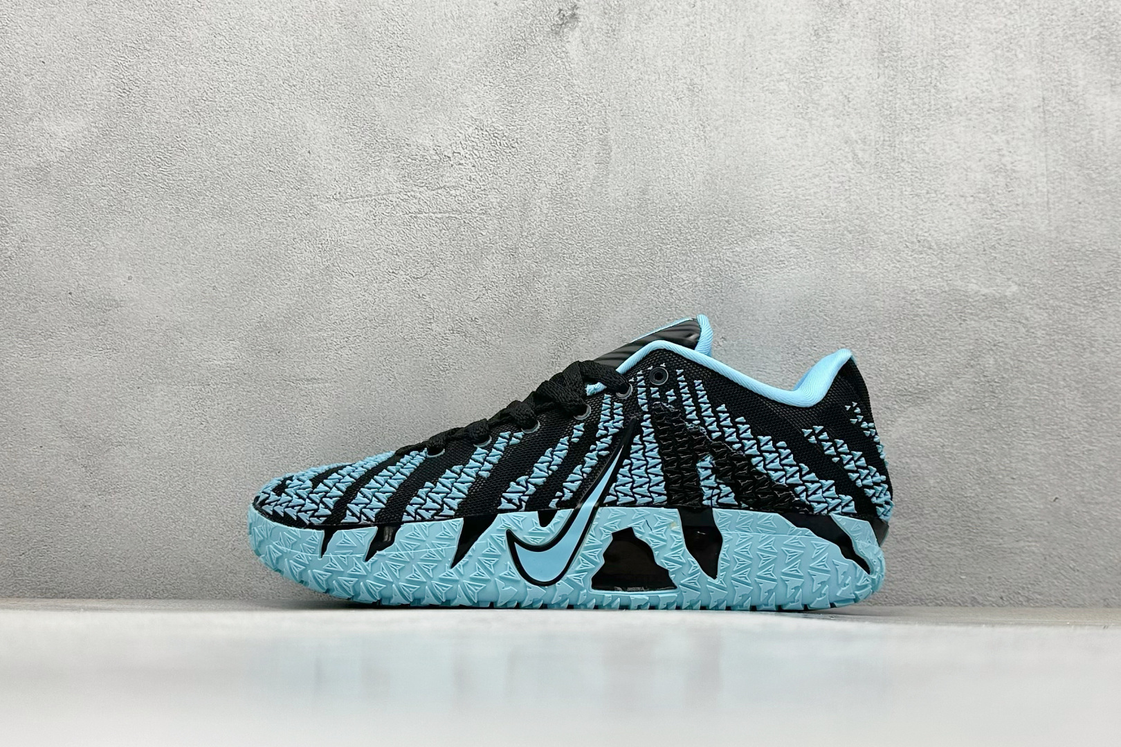 NO:358505,Local store private NK JA3 EP Morant three-generation low-top basketball shoes stand out in bright and bright colors. The 