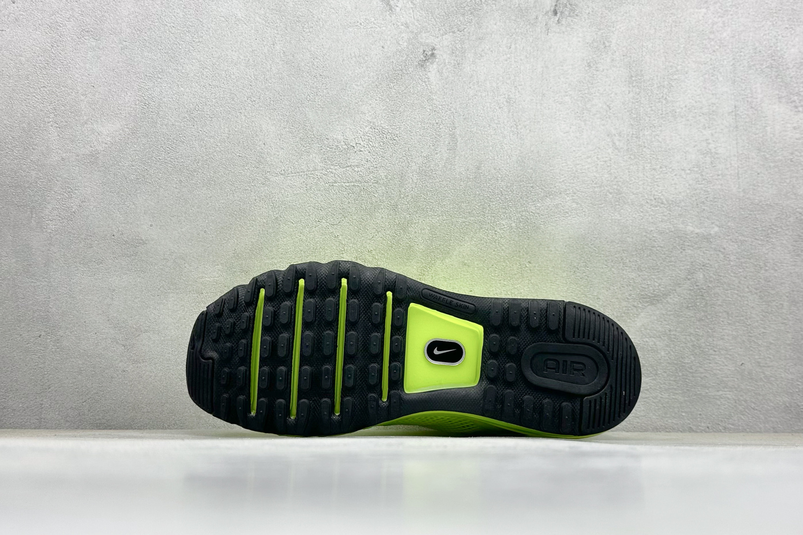 Nike Air Max 2013 舒适时尚耐磨透气 低帮跑步鞋 HF3660-700