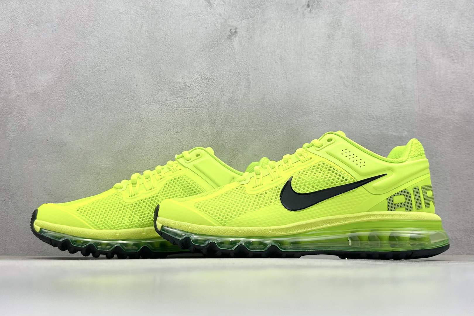 Nike Air Max 2013 舒适时尚耐磨透气 低帮跑步鞋 HF3660-700
