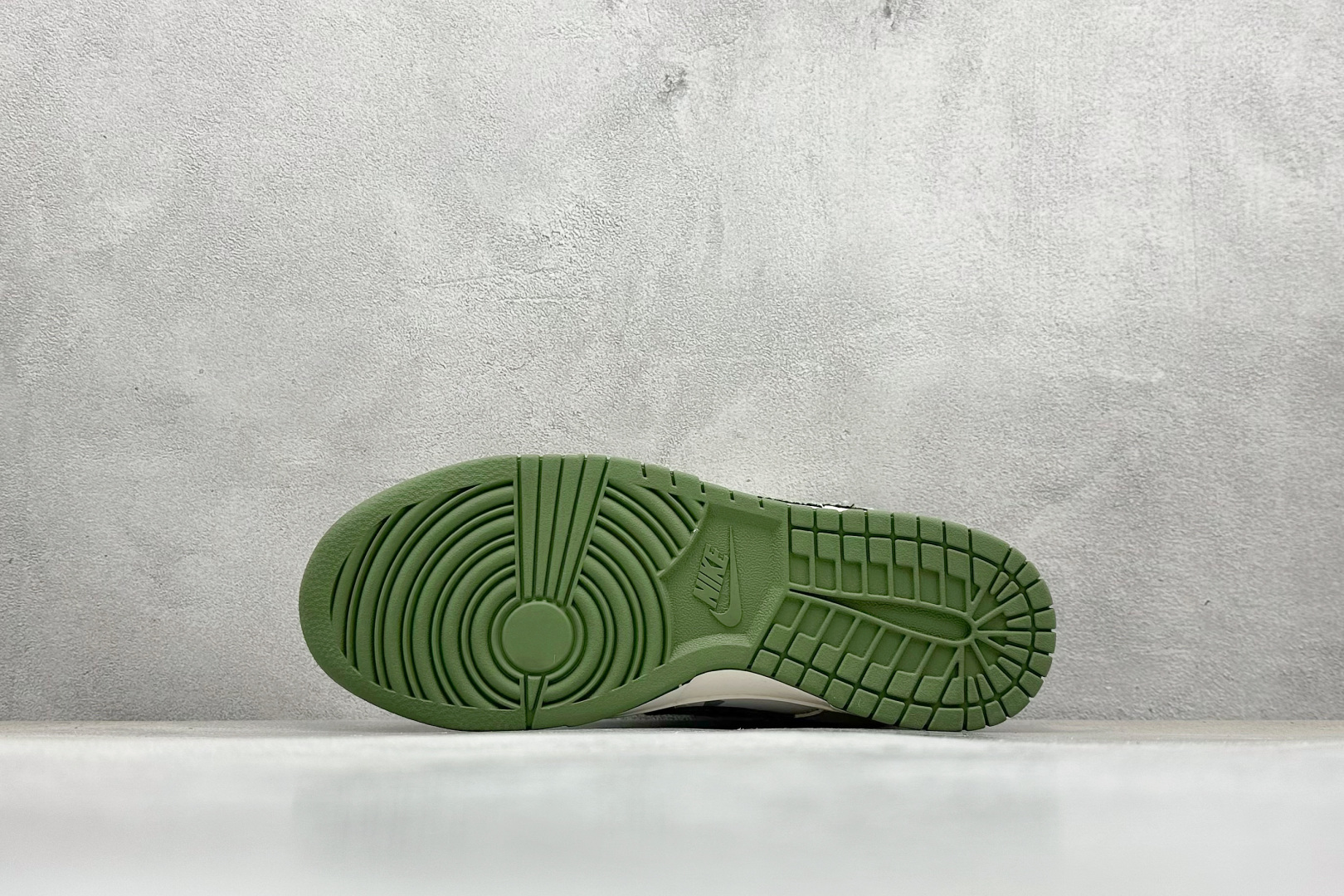 Nike SB Dunk Low x MLB 白绿双小勾 HS8068-054