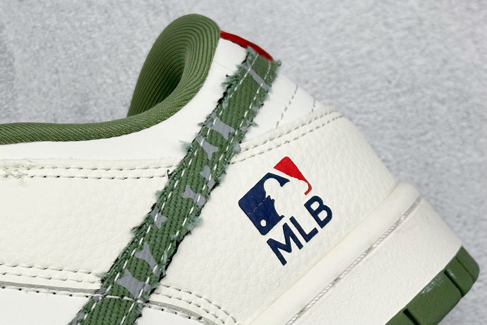 Nike SB Dunk Low x MLB 白绿双小勾 HS8068-054