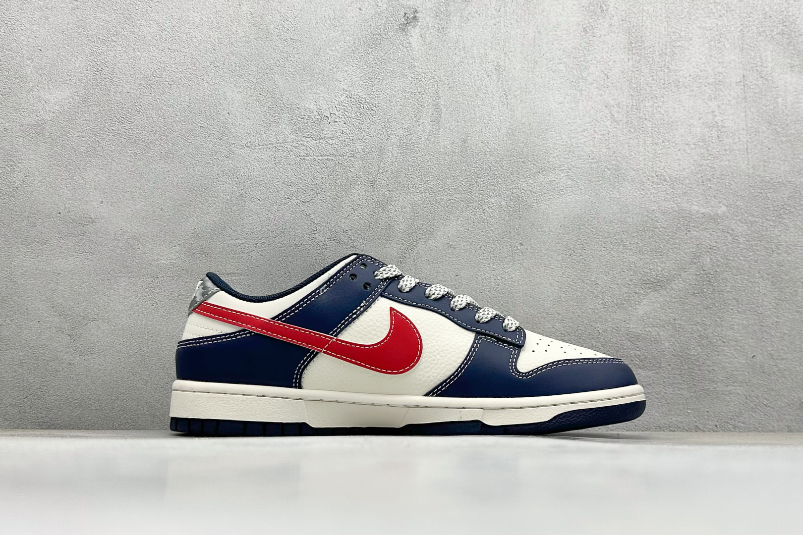 Nike SB Dunk Low x NIKESB 蓝白格子四小勾 XF8698-209